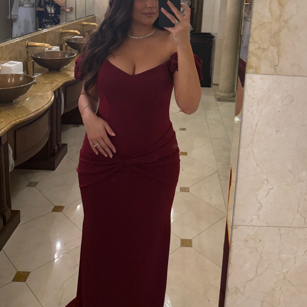Dodone Avdiu evening gown